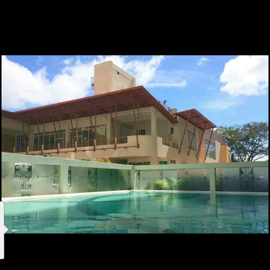 Light And Chic - Tagaytay Vacation Pad Appartement Tagaytay City Buitenkant foto